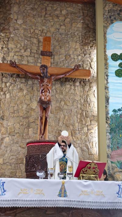A Casa da Mãe Aparecida ficou pequena na segunda celebração da manhã em Laranjeiras do Sul